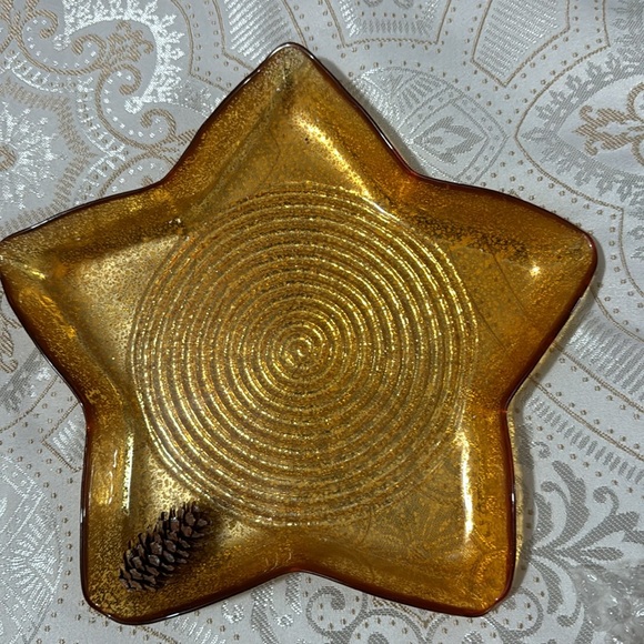 Antique Gold, Tea light holder with Star shaped glass plate & festive ornaments. - Picture 5 of 5